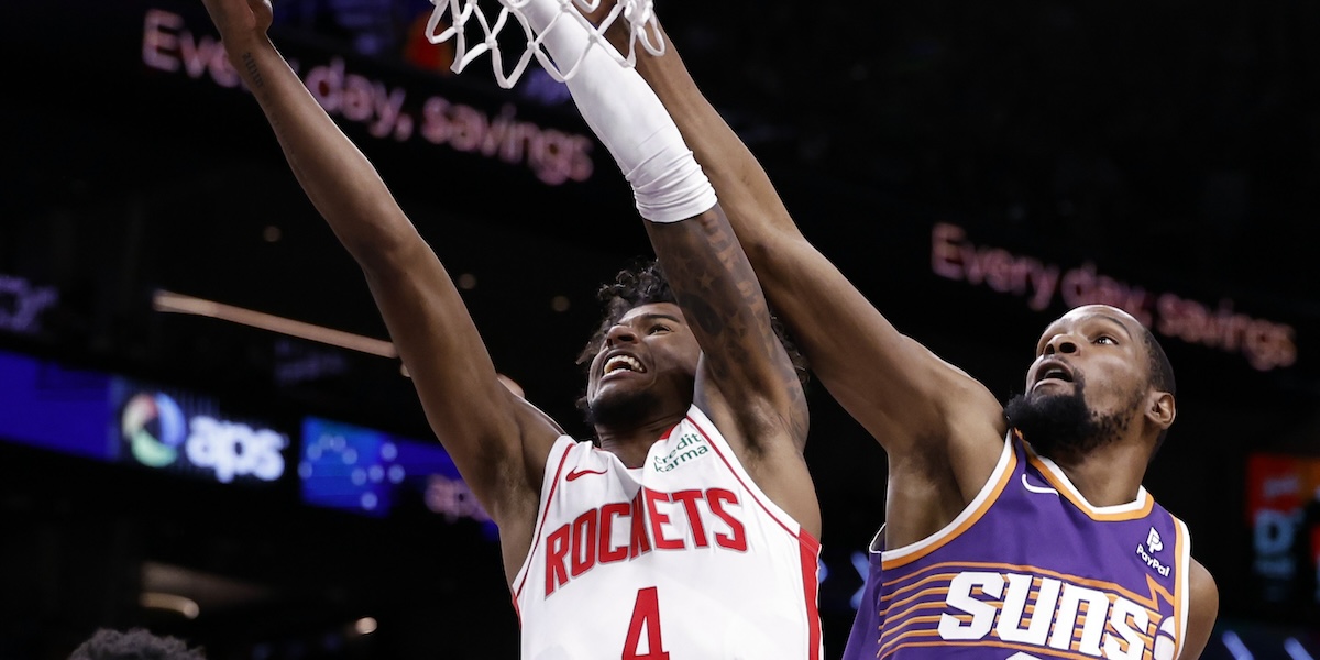 È ufficiale il più grande scambio nella storia dell’NBA, che ha coinvolto sette squadre e porterà Kevin Durant agli Houston Rockets