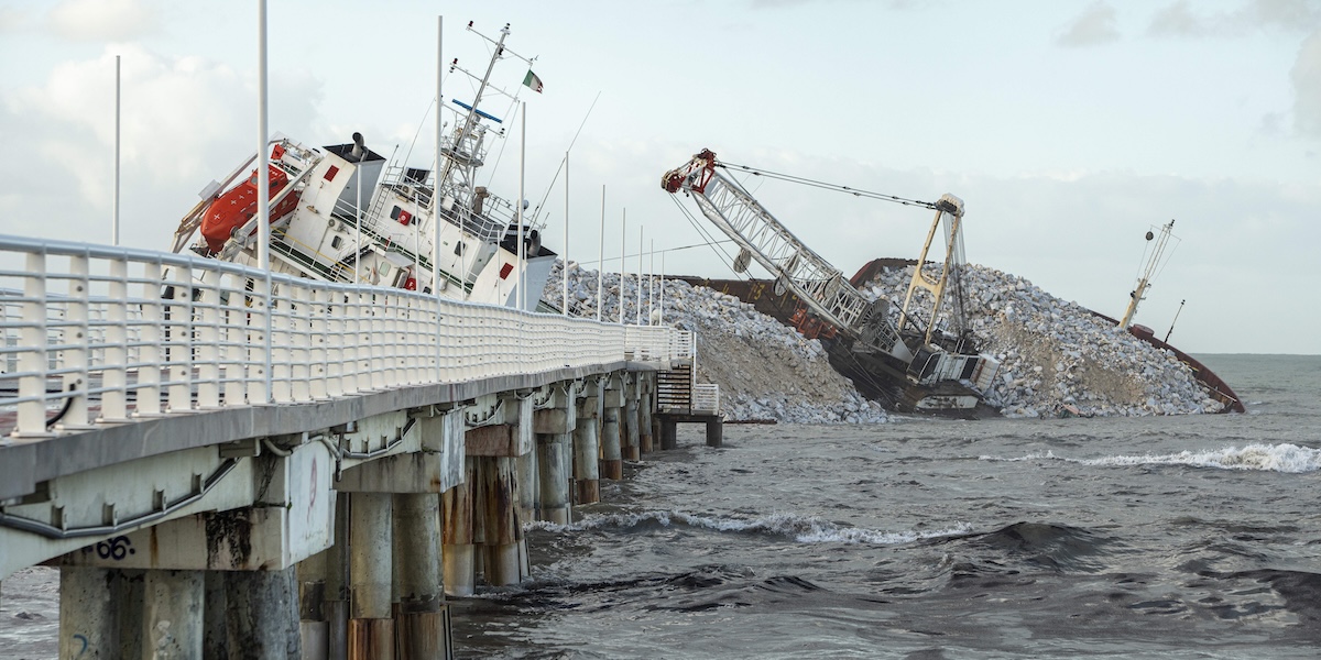 La nave cargo incagliata da quasi sei mesi a Marina di Massa potrebbe essere rimossa all’inizio di settembre