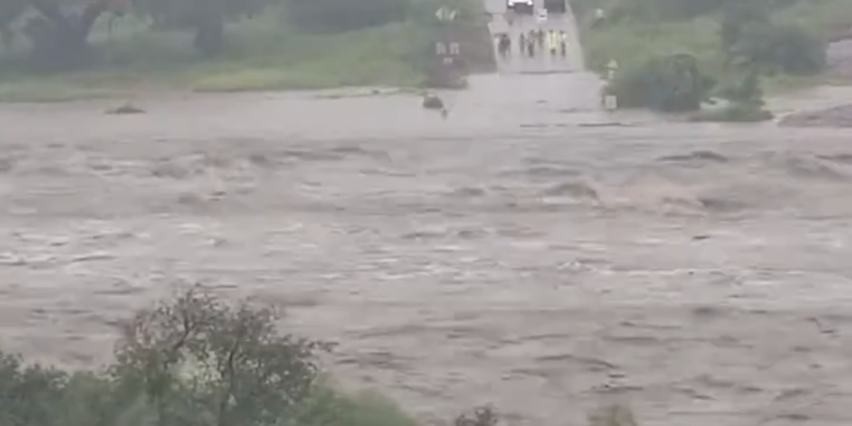 Leggi l'articolo: Il timelapse dell’inondazione improvvisa del fiume Llano, in Texas