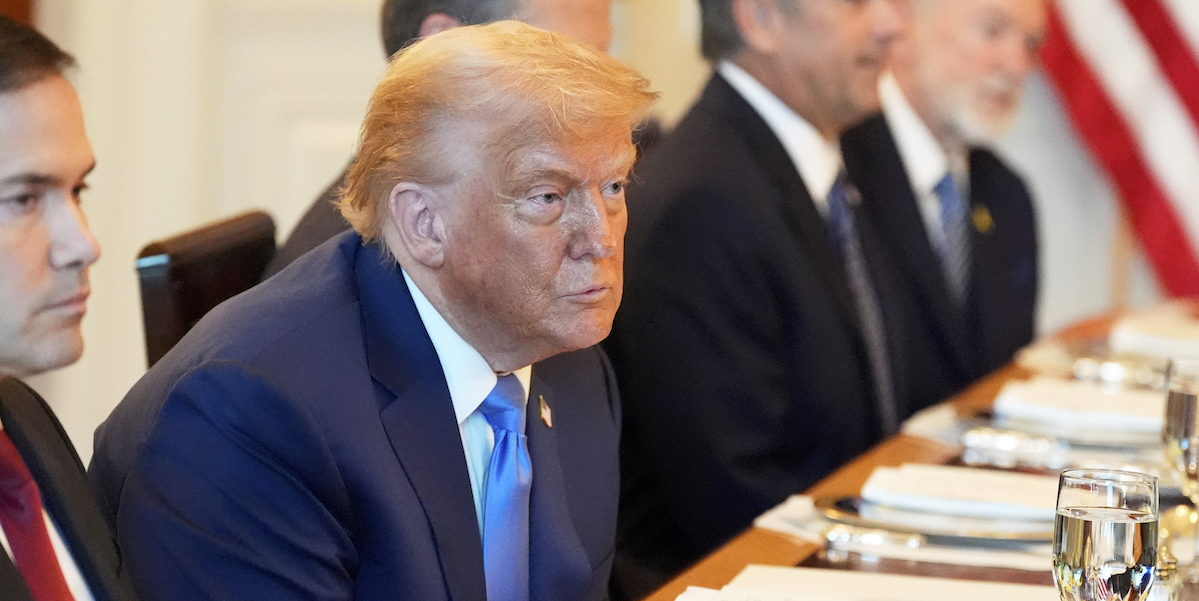 Donald Trump ha detto che gli Stati Uniti riprenderanno a fornire armi all’Ucraina