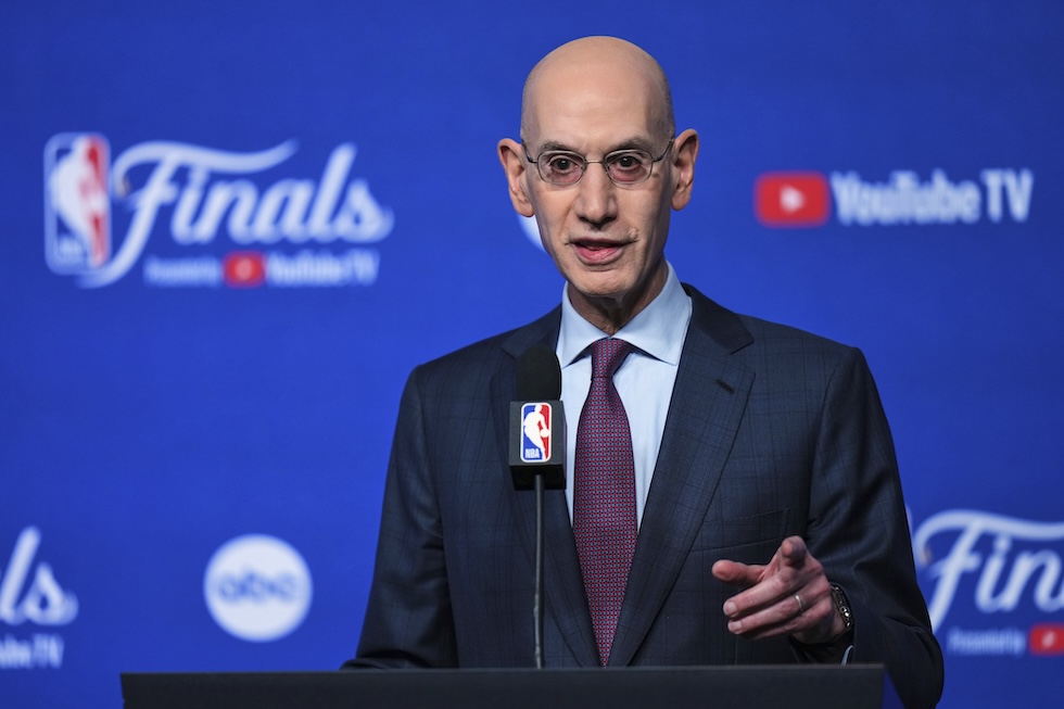 Il commissioner della NBA Adam Silver, 5 giugno 2025 (AP Photo/Nate Billings)