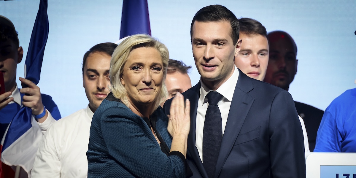 In Francia è stata perquisita la sede del Rassemblement National nell’ambito di un’inchiesta su presunti finanziamenti illeciti