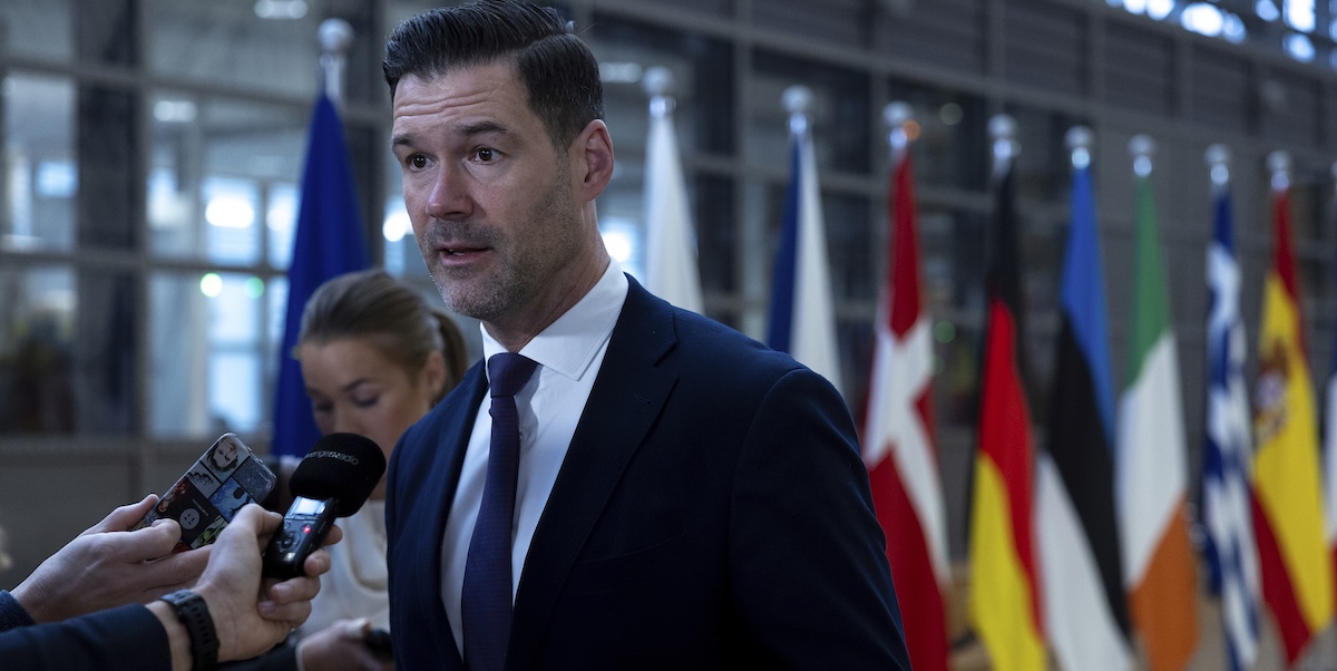 Il figlio del ministro dell’Immigrazione svedese è stato accusato di legami con gruppi di estrema destra