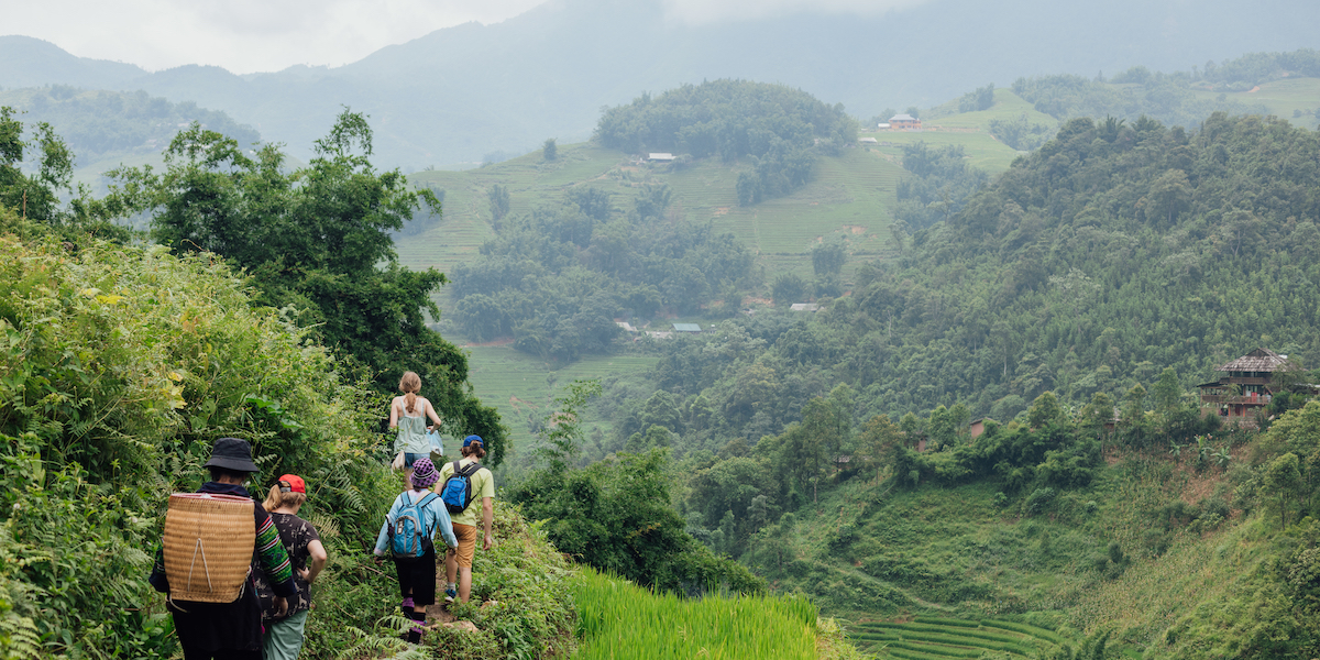 Andare in vacanza con un gruppo di sconosciuti non è più strano