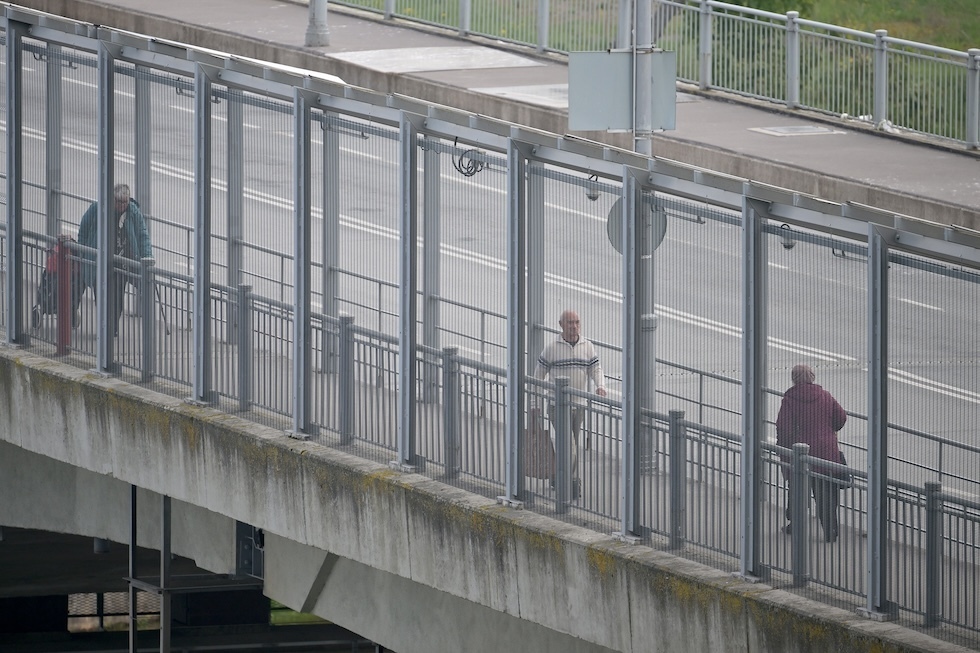 Il ponte che collega Narva alla citta russa di Ivangorod, nel 2022