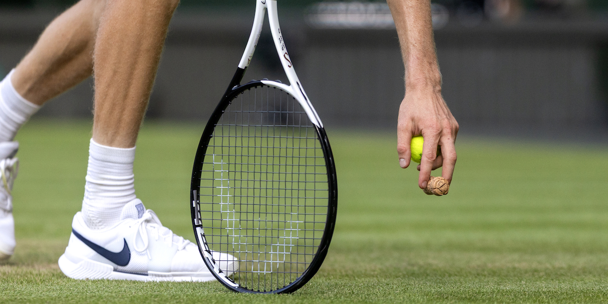 Leggi l'articolo: Il tappo di champagne finito in campo durante la finale di Wimbledon