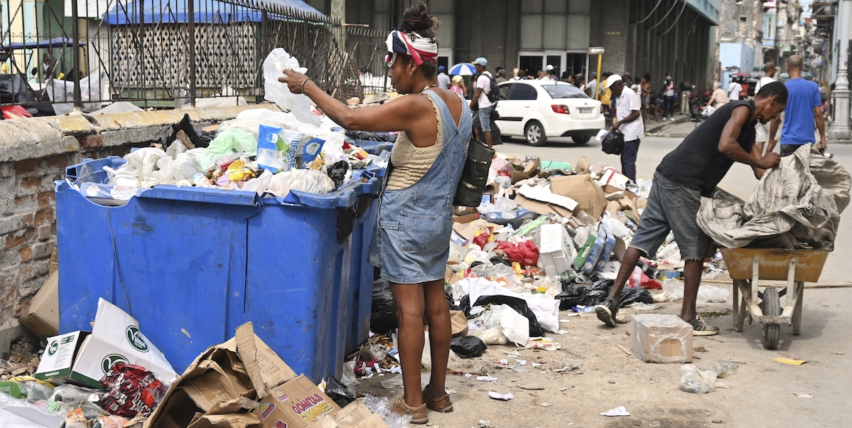 La ministra cubana del Lavoro si è dimessa dopo aver detto che sull’isola non ci sono mendicanti ma persone «travestite da mendicanti»