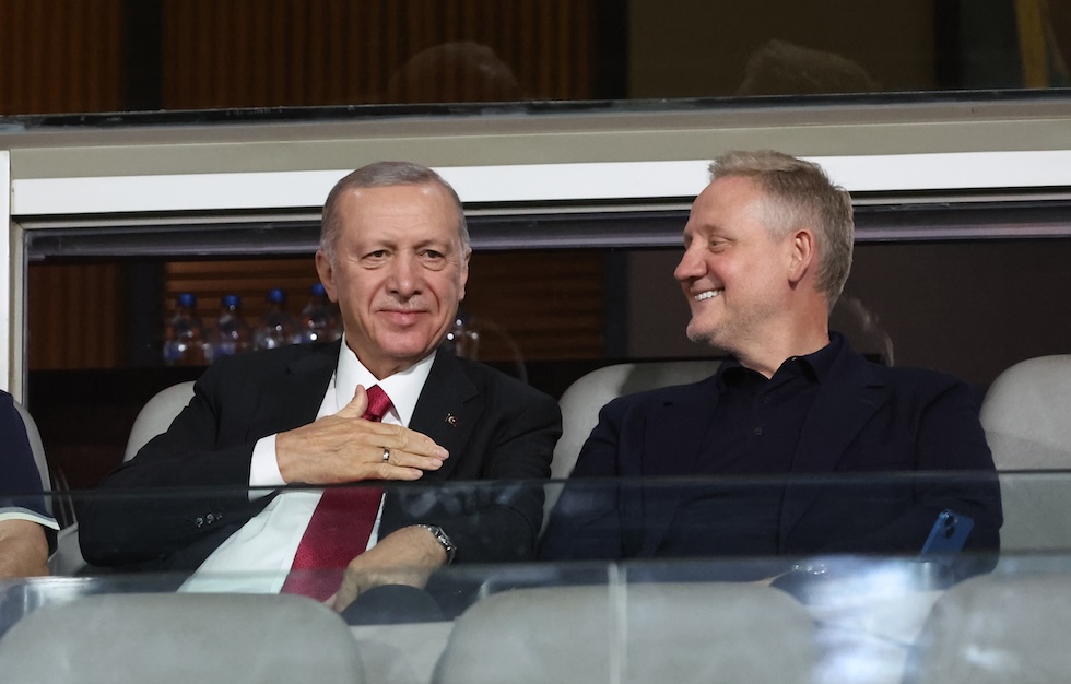 Il presidente turco Erdogan durante una partita di tra la squadra turca del Başakşehir e quella sammarinese de La Fiorita, 25 luglio 2024 (Yusuf Dursun/dia images via Getty Images)