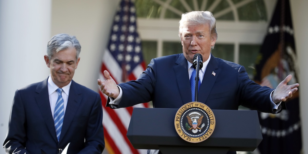 Perché Trump vuole licenziare uno che non può licenziare