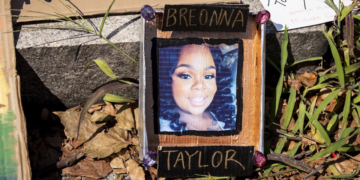 Un ex poliziotto statunitense è stato condannato a tre anni di prigione nel processo per l’omicidio di Breonna Taylor nel 2020
