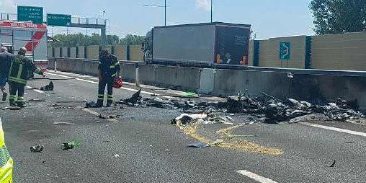 Un piccolo aereo è precipitato vicino a Brescia: sono morte due persone