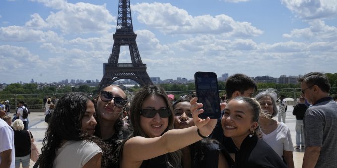 La moda dei viaggi internazionali di un giorno