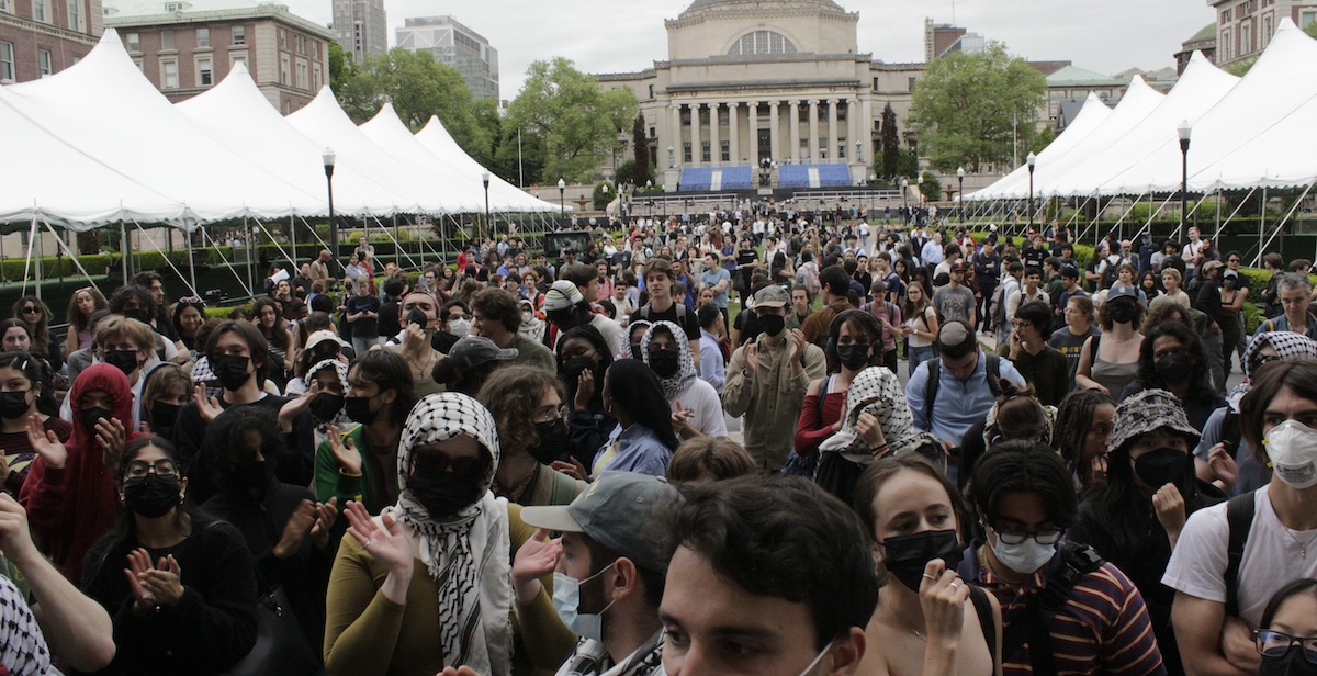 La Columbia University ha espulso o sospeso decine di studenti per aver partecipato a una manifestazione pro Palestina