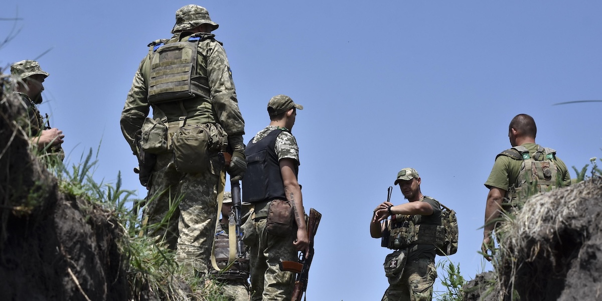 Un 21enne italiano che si era arruolato come volontario nell’esercito ucraino è stato ucciso da un bombardamento russo