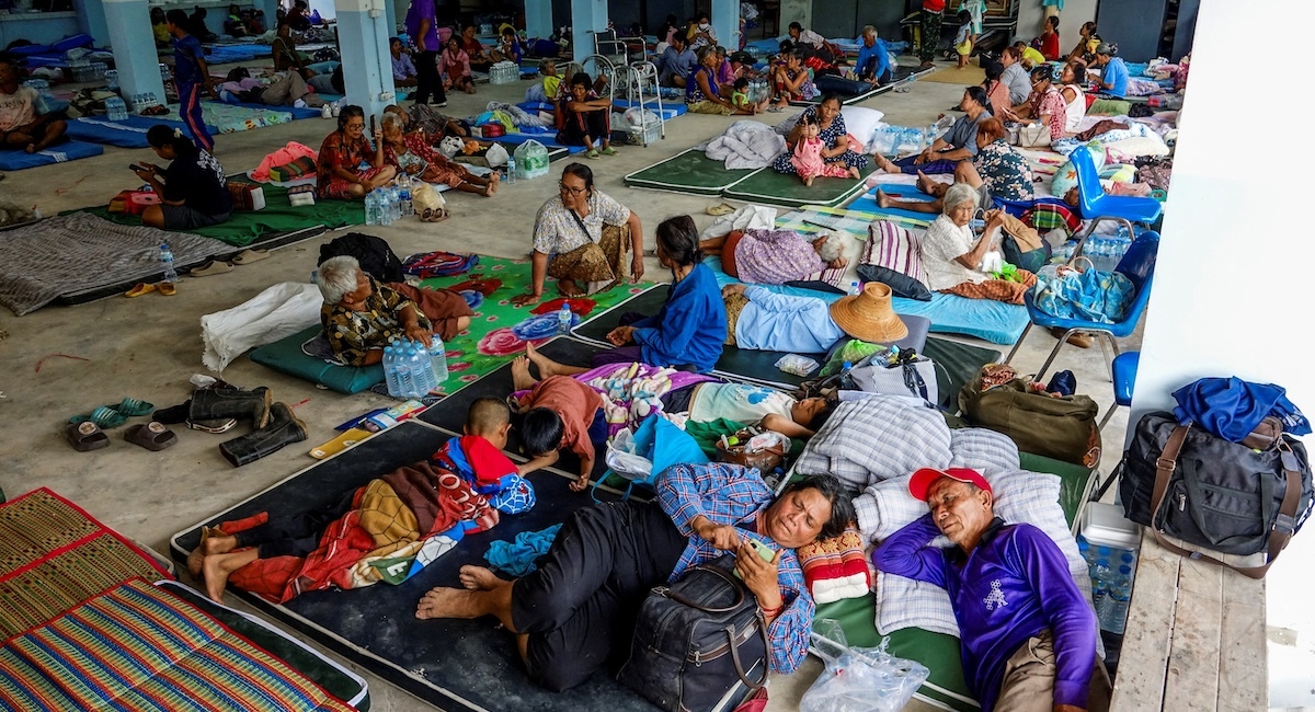Almeno 12 persone sono state uccise negli scontri tra Thailandia e Cambogia