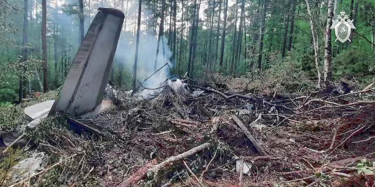 48 persone sono morte nello schianto di un aereo nell’est della Russia