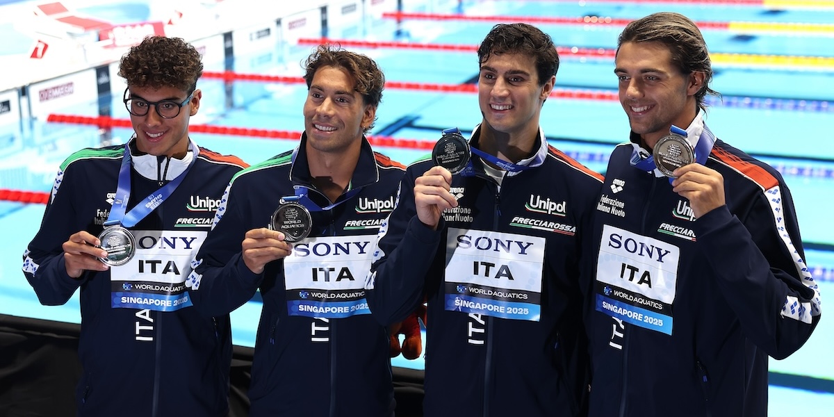 L’Italia maschile ha vinto l’argento nella staffetta 4×100 stile libero ai Mondiali di nuoto di Singapore