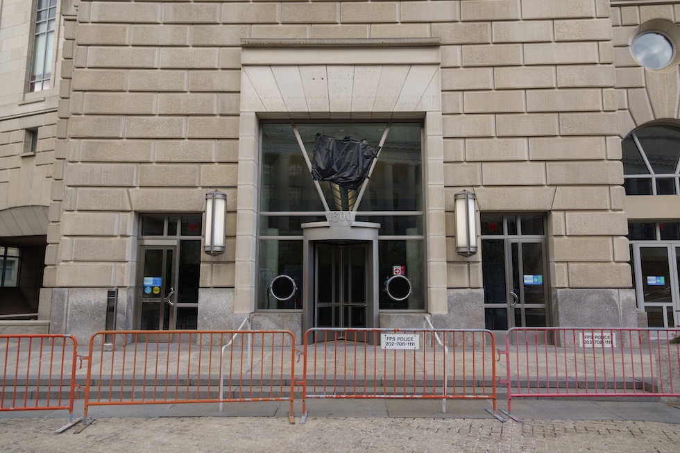 La sede chiusa di USAID a Washington, DC., il 18 maggio 