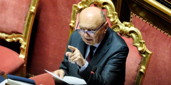 C’è un ministro italiano che rimpiange Kamala Harris, dopo i dazi di Trump