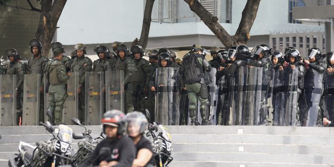 Alberto Trentini non è l’unico italiano detenuto pretestuosamente in Venezuela