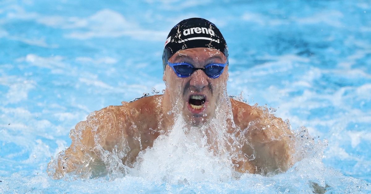 Simone Cerasuolo ha vinto l’oro nei 50 metri rana ai Mondiali di nuoto di Singapore