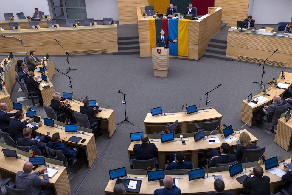 Gintautas Paluckas in parlamento, nel novembre del 2024