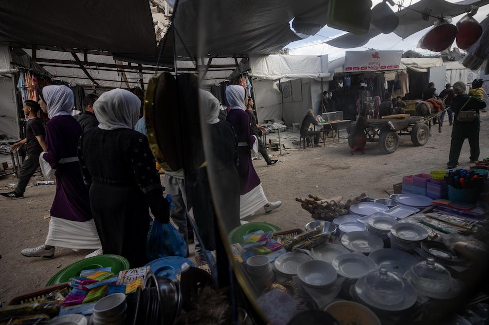 Un mercato a Jabalia, 27 aprile 2025 