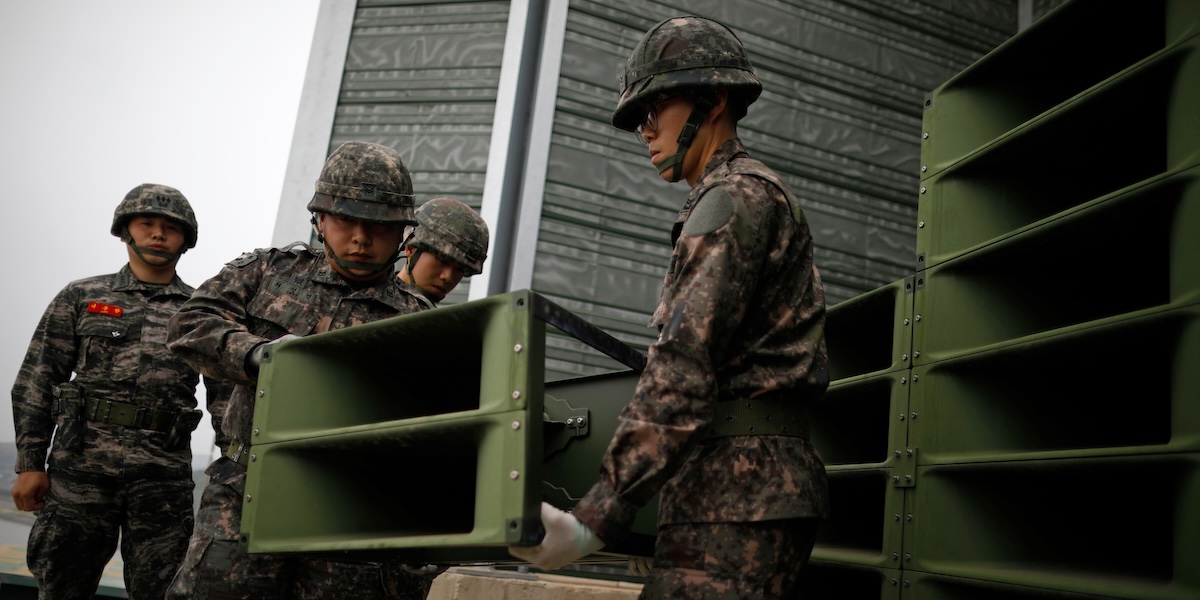 La Corea del Sud ha iniziato a rimuovere gli altoparlanti da cui trasmetteva messaggi di propaganda verso la Corea del Nord