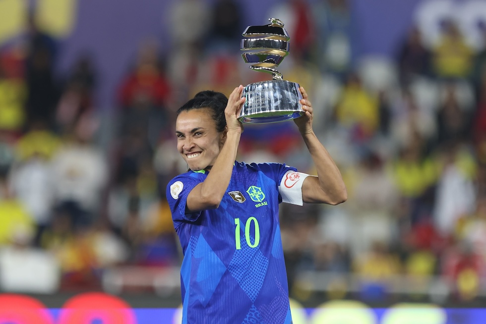 Marta con il premio di miglior giocatrice della Copa America, 2 agosto 2025 (Franklin Jacome/Getty Images)
