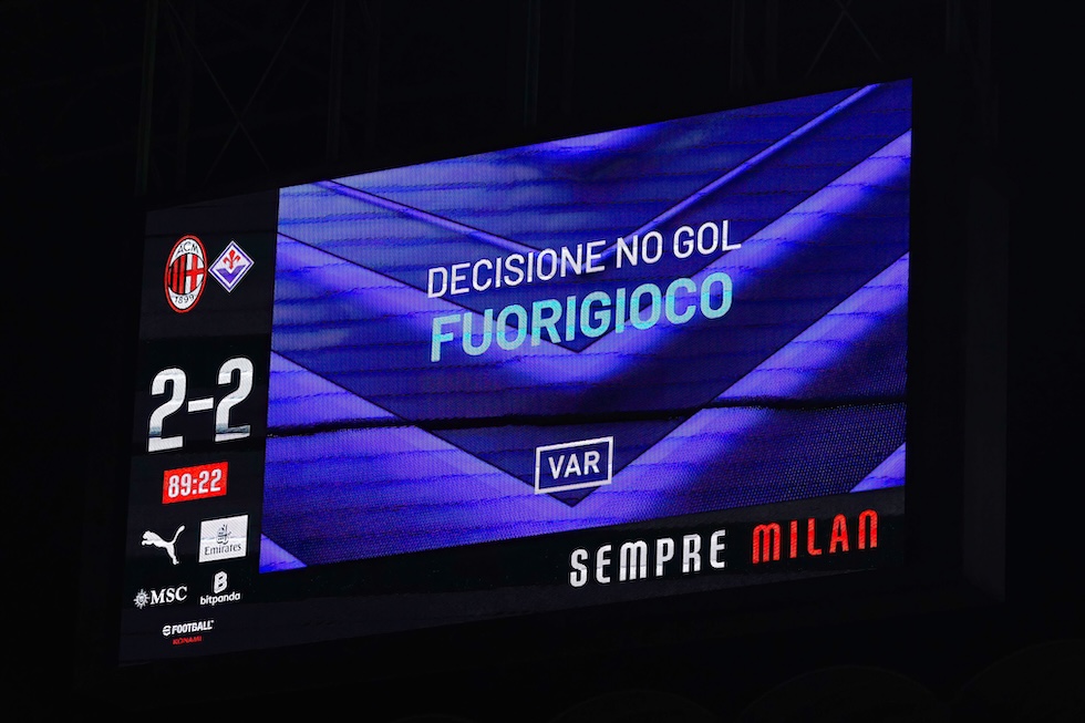 La comunicazione di un gol annullato per fuorigioco dal VAR durante Milan-Fiorentina dello scorso aprile 