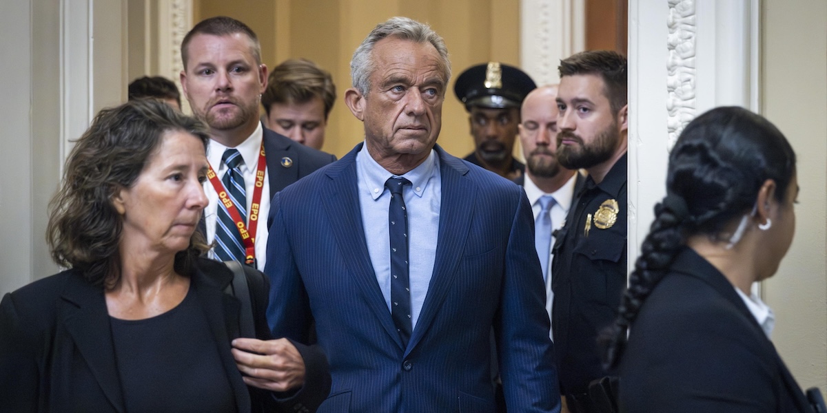Il segretario alla Salute statunitense Robert Kennedy Jr. ha cancellato mezzo miliardo di dollari di fondi per lo sviluppo di vaccini