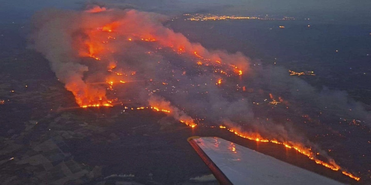 C’è un grande incendio boschivo nel sud-ovest della Francia