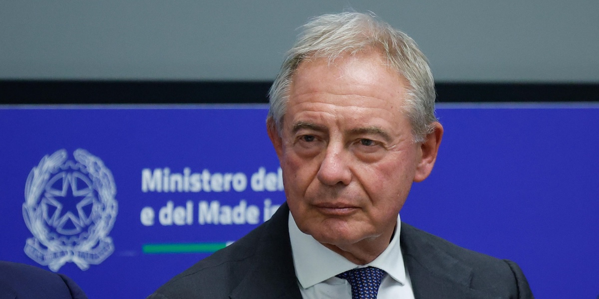 Leggi l'articolo: Le «fattorie» dell’intelligenza artificiale, secondo il ministro delle Imprese e del Made in Italy 