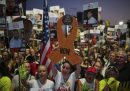 Manifestanti durante la protesta contro la guerra a Tel Aviv