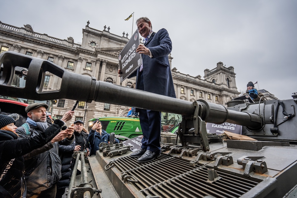 Rupert Lowe a una protesta degli agricoltori, a Londra lo scorso 10 febbraio