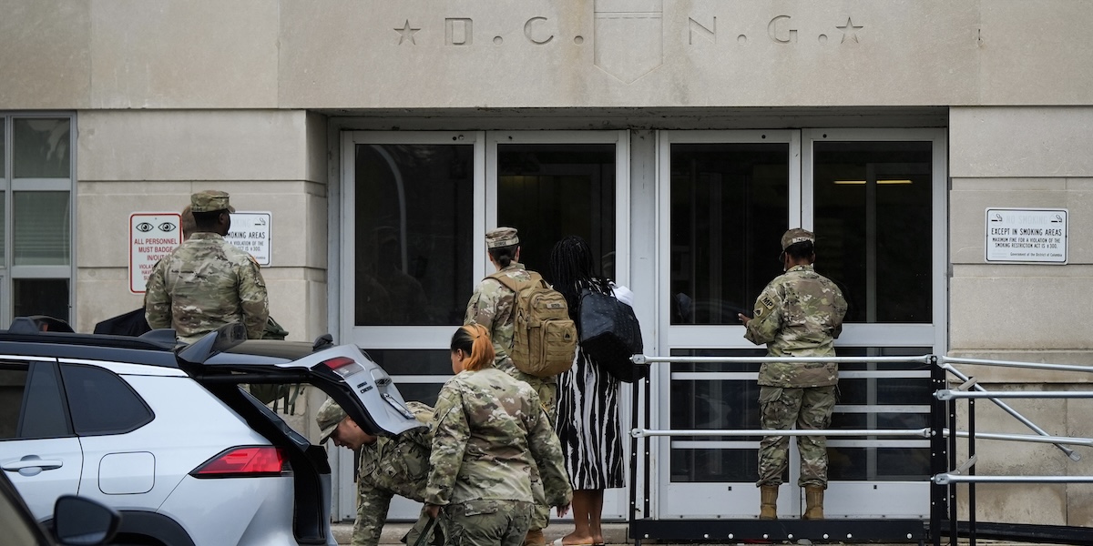 Le truppe della Guardia Nazionale stanno arrivando a Washington