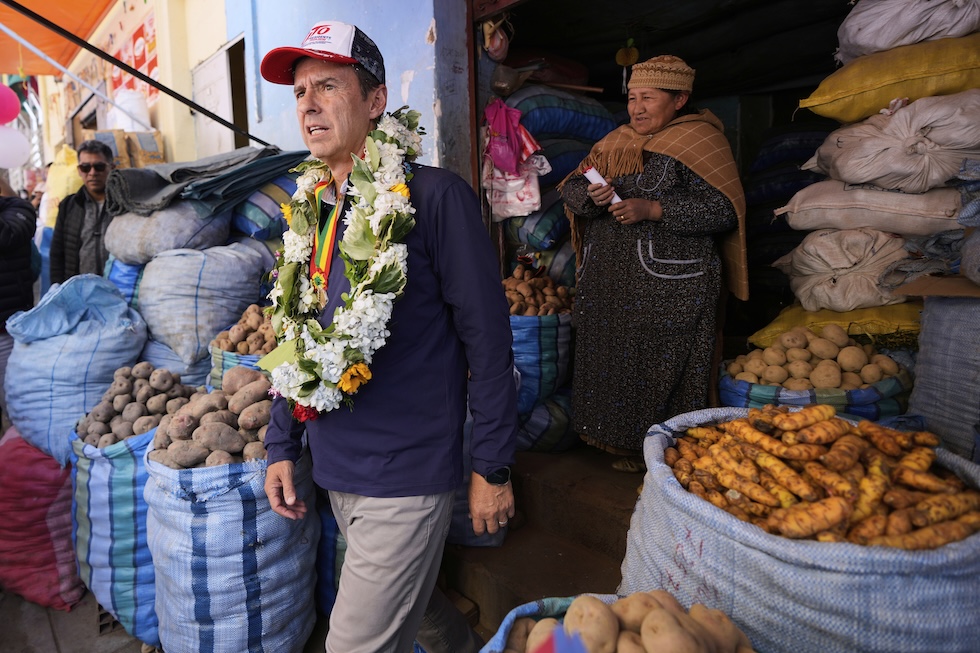 Jorge "Tuto" Quiroga la visita a un mercato di La Paz, il 7 agosto 