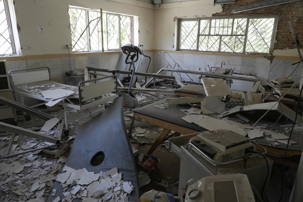 L'infermeria di Evin danneggiata dall'attacco, il 29 giugno 