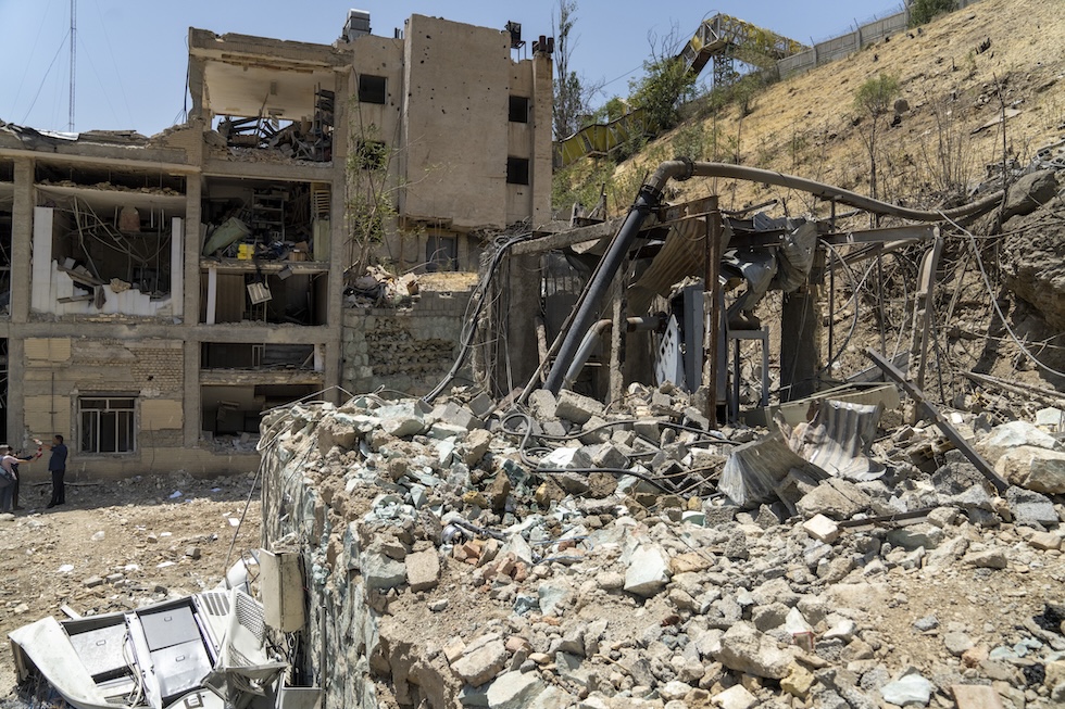 I danni dell'attacco israeliano alla prigione di Evin, in una foto del 1° luglio