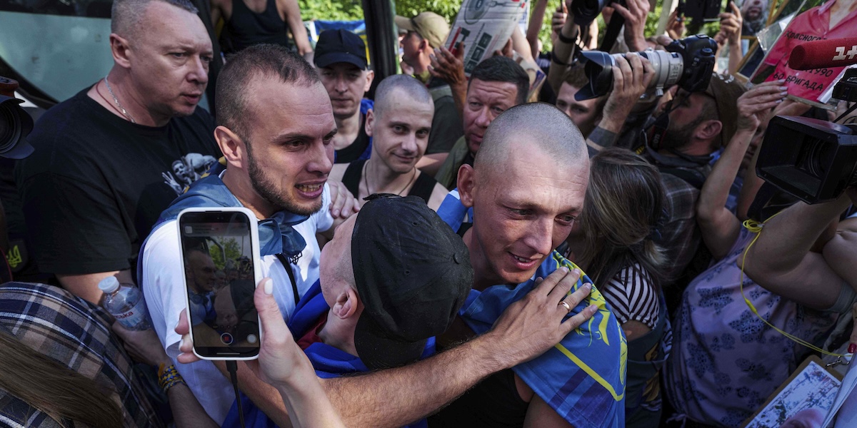 C’è stato un nuovo scambio di prigionieri russi e ucraini: alcuni di questi erano detenuti in Russia dal 2014