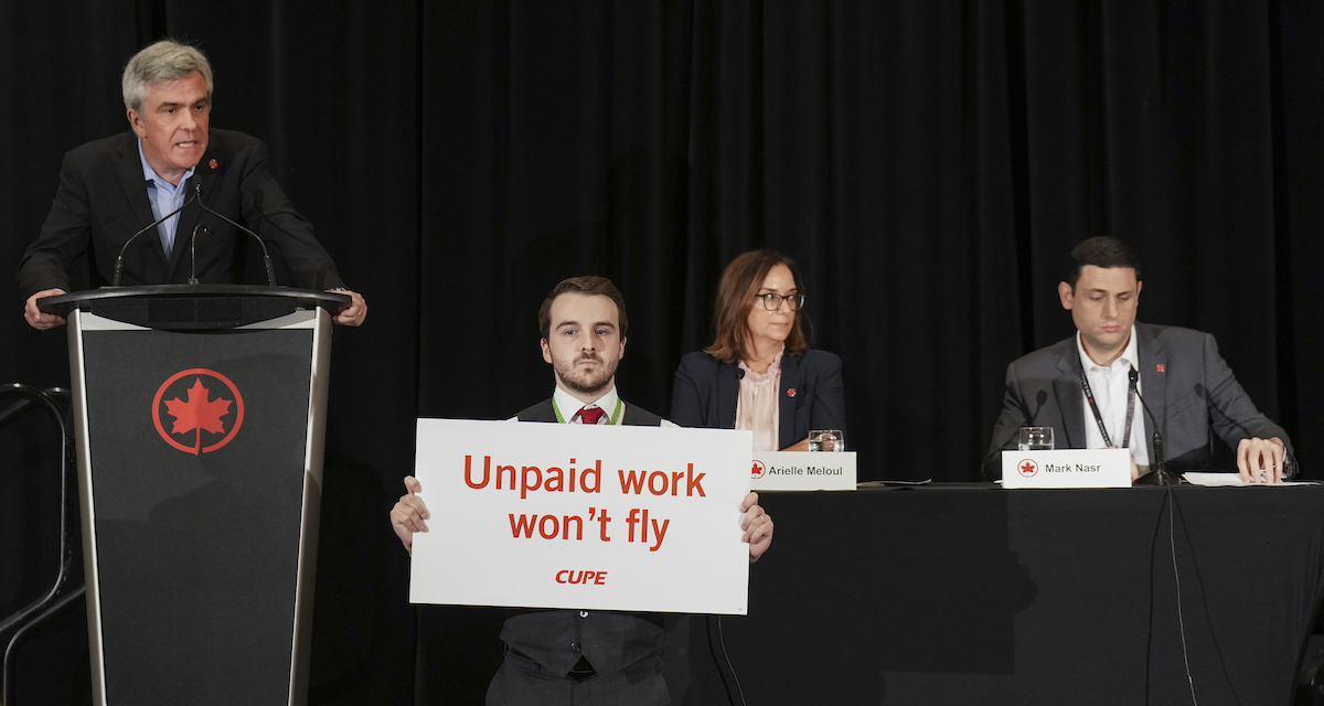 La compagnia aerea Air Canada ha sospeso tutte le operazioni per uno sciopero degli assistenti di volo