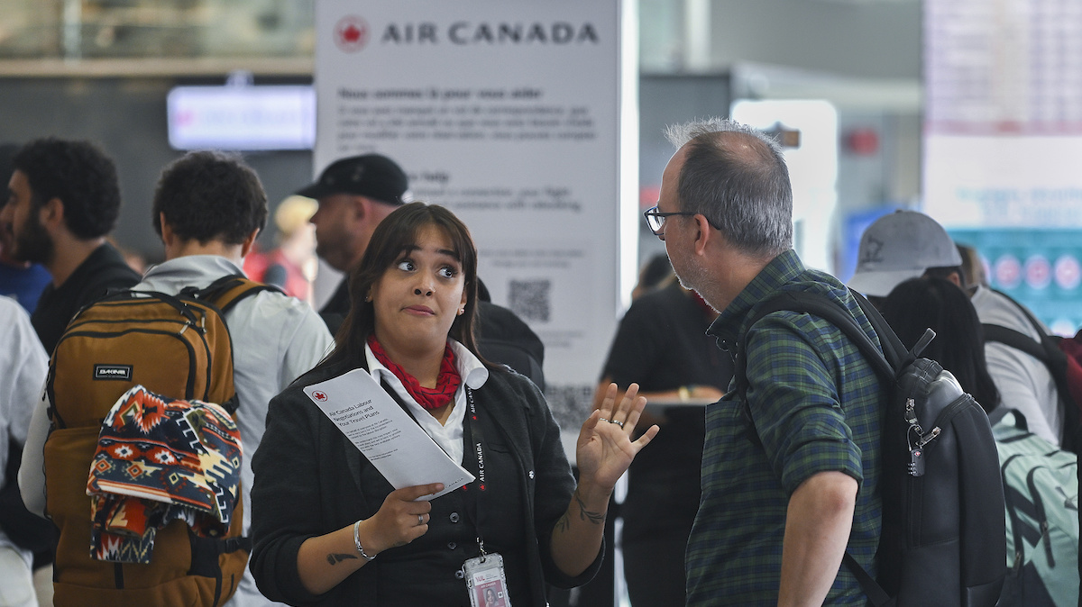 Il sindacato degli assistenti di volo di Air Canada ha detto che lo scioperò proseguirà nonostante l’interruzione del governo