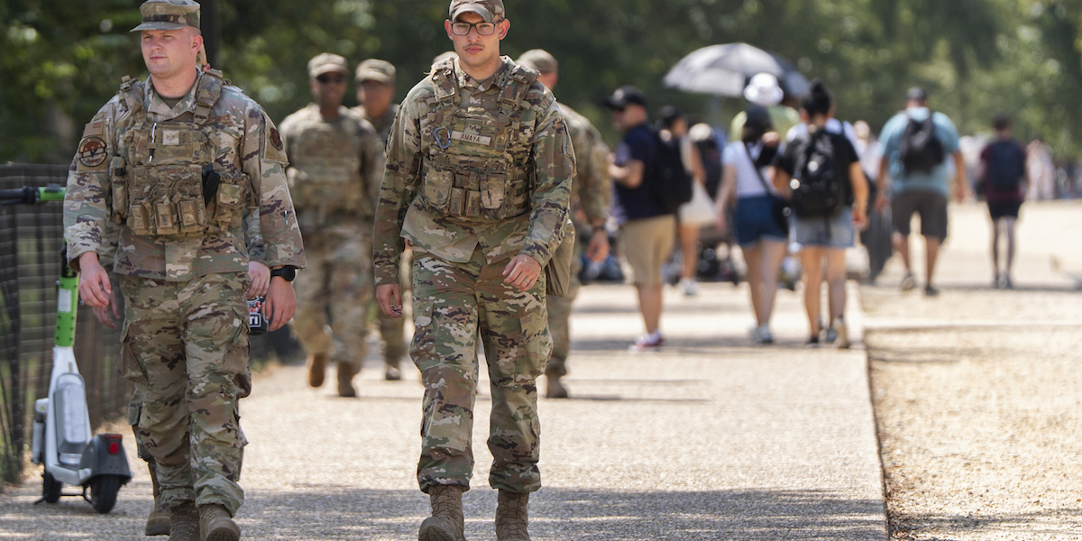 Negli Stati Uniti i governatori Repubblicani di cinque stati manderanno soldati della Guardia Nazionale a Washington D.C.