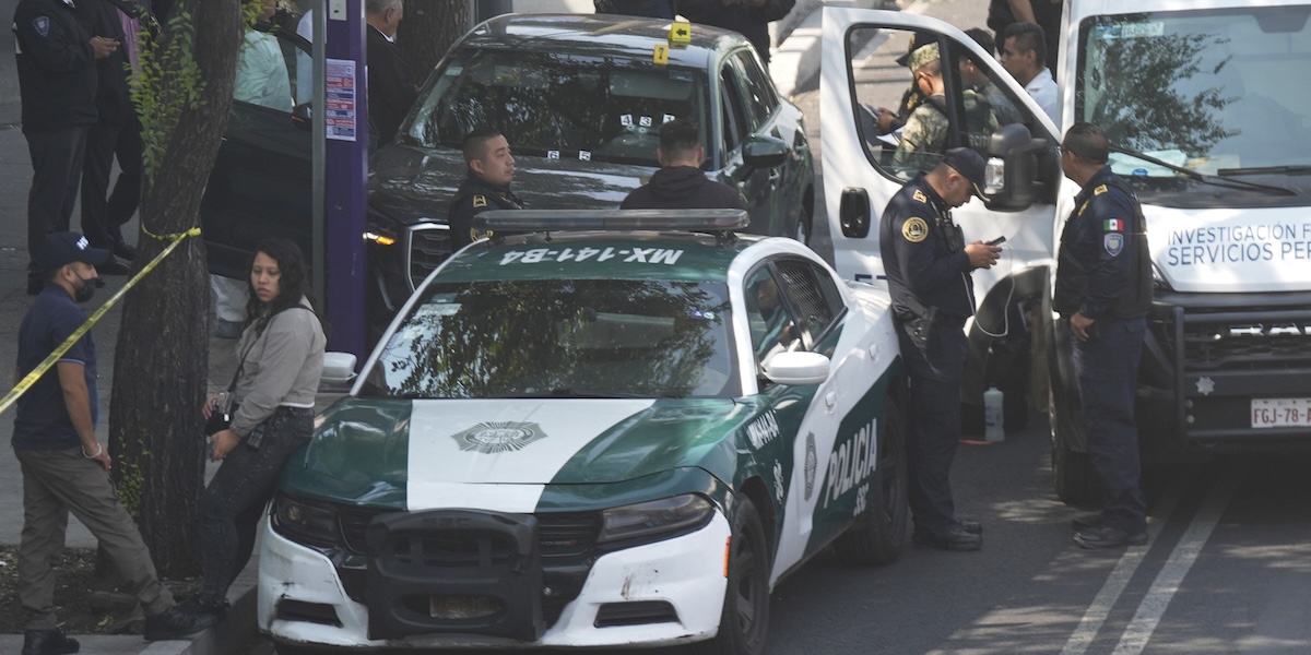 Sono state arrestate 13 persone per l’uccisione di due collaboratori della sindaca di Città del Messico