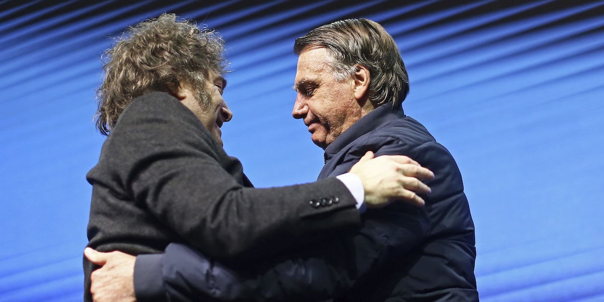 La polizia brasiliana ha detto che l’ex presidente Jair Bolsonaro voleva chiedere asilo politico in Argentina