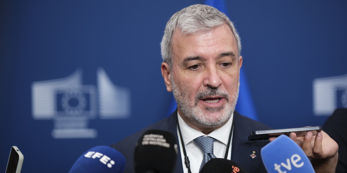 Israele ha vietato l’ingresso al sindaco di Barcellona, poche ore prima della sua partenza per Gerusalemme e la Cisgiordania