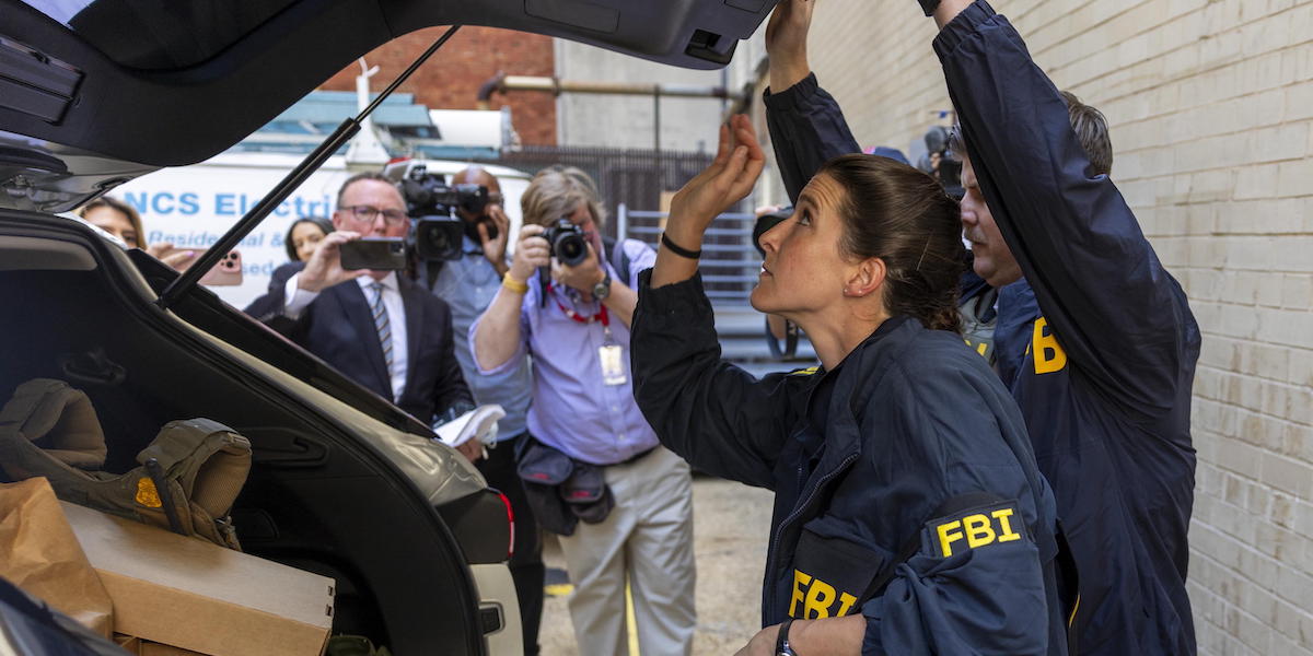 L’FBI ha perquisito un noto critico di Trump