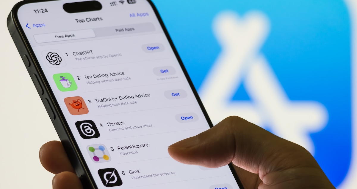 La società di intelligenza artificiale di Elon Musk ha fatto causa a Apple e OpenAI, sostenendo che ChatGPT venga favorita nell’App Store