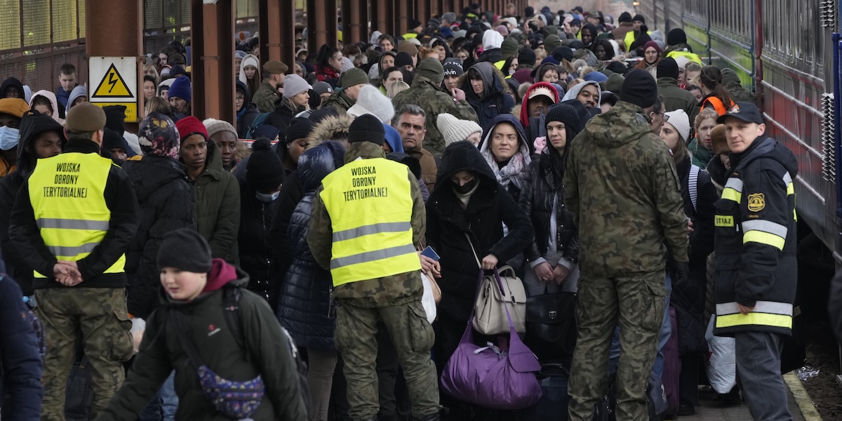 L’Ucraina permetterà agli uomini fra i 18 e i 22 anni di lasciare il paese