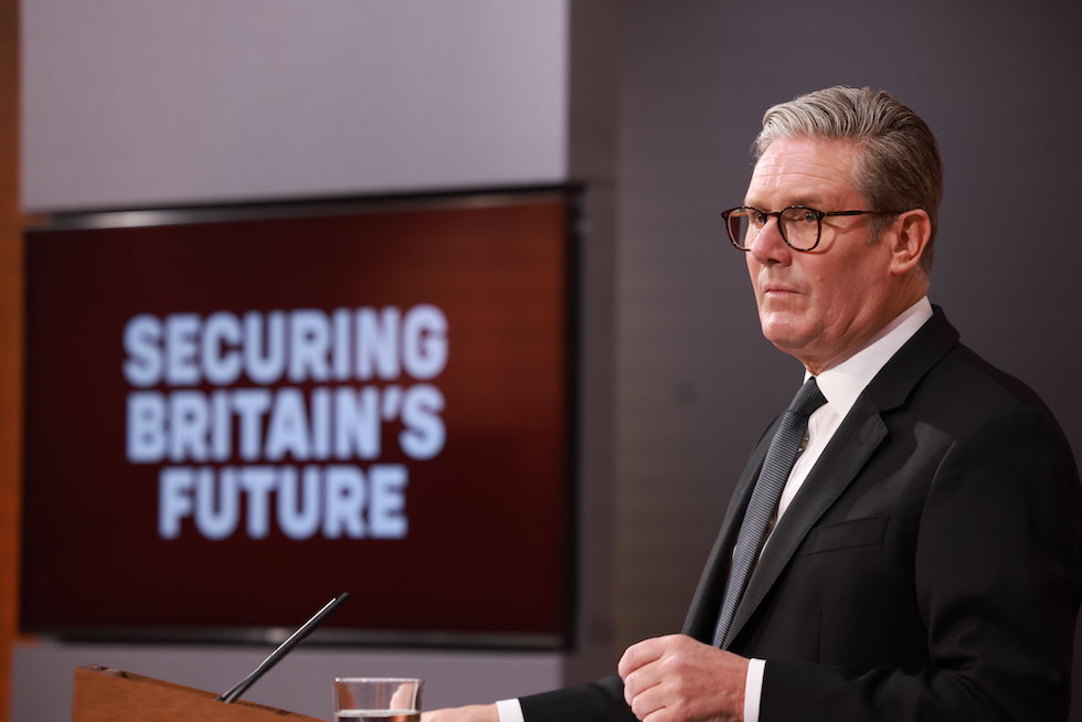 Keir Starmer durante una conferenza stampa sull'immigrazione, maggio 2025